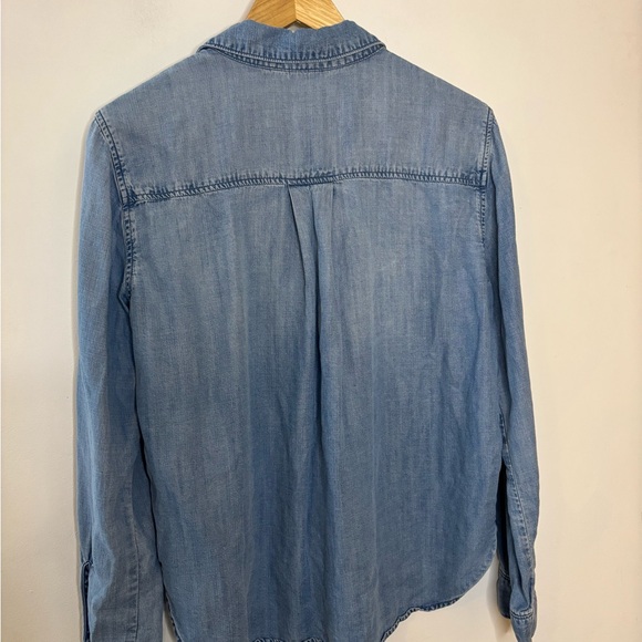 Anthropologie Cloth & Stone Light Blue Chambray Pintuck Shirt - Picture 5 of 6